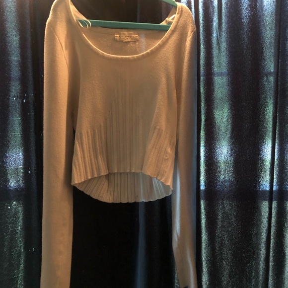 Top - Picture 2 of 3